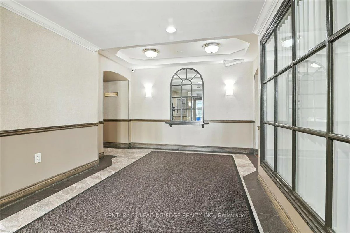 270, Davis, Central Newmarket, Newmarket