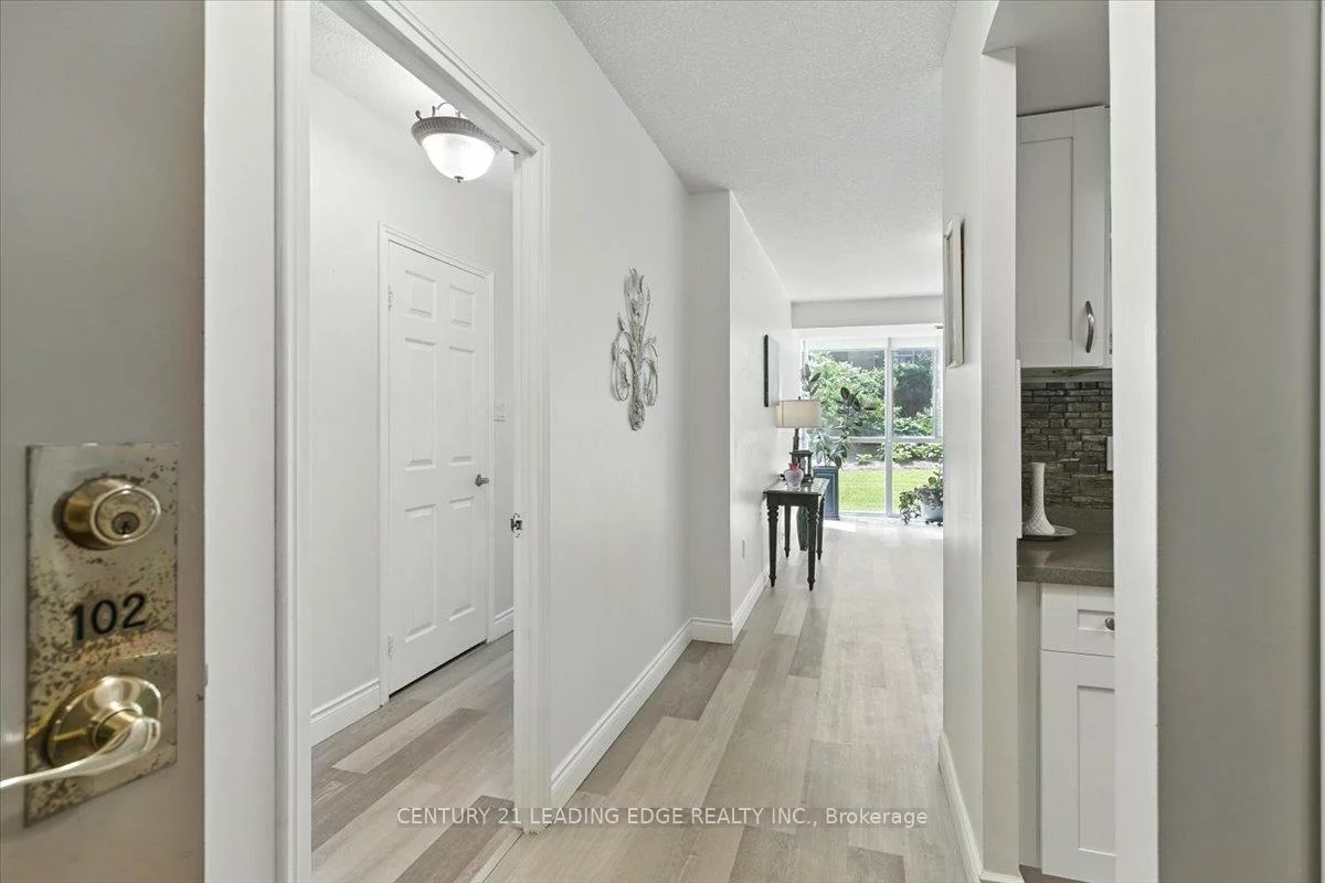 270, Davis, Central Newmarket, Newmarket