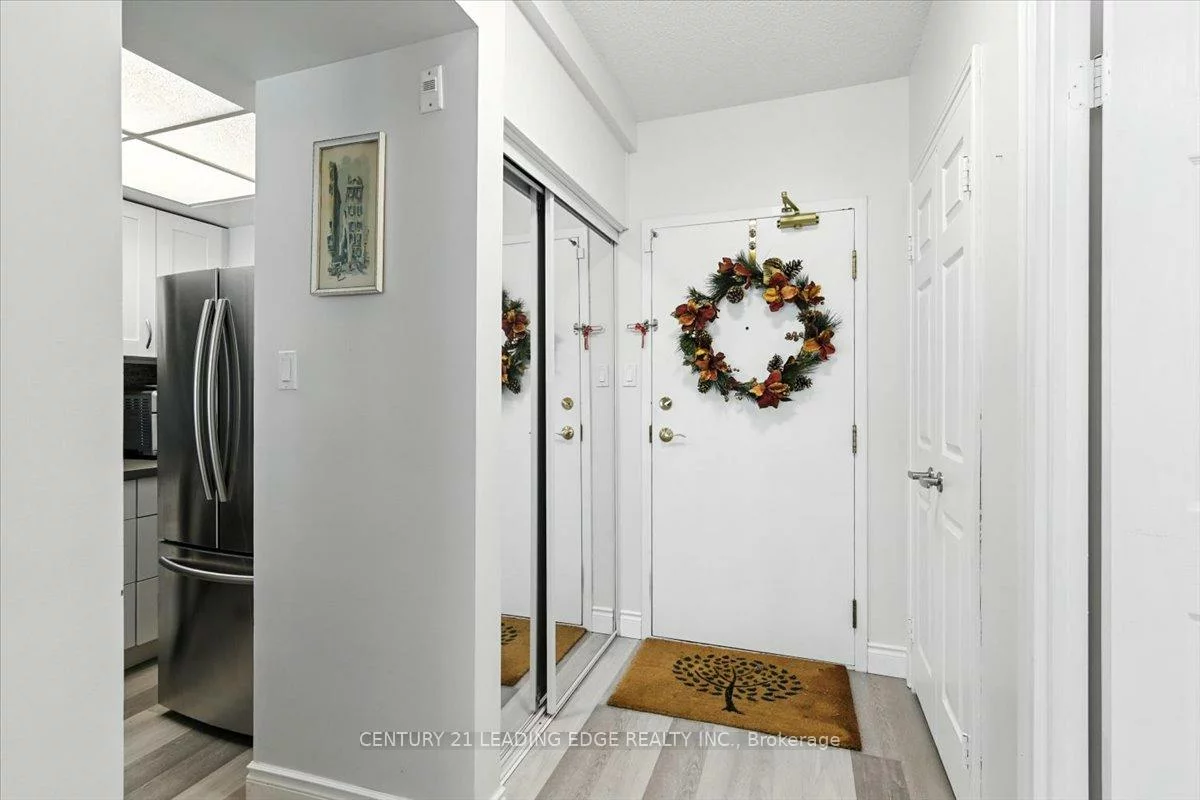 270, Davis, Central Newmarket, Newmarket