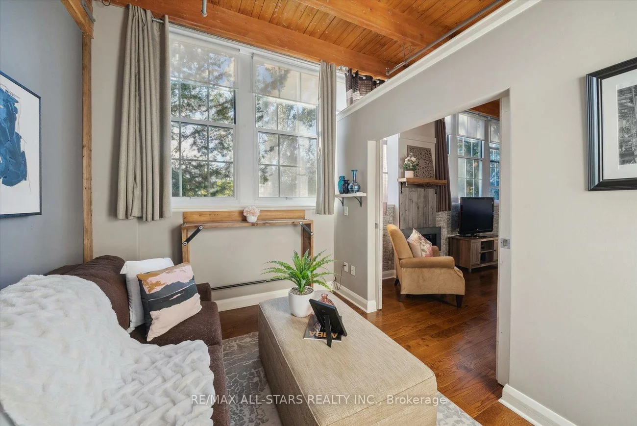543, Timothy, Central Newmarket, Newmarket