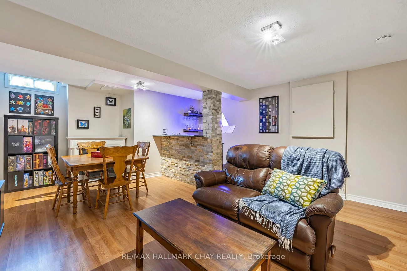 115, Main, Central Newmarket, Newmarket