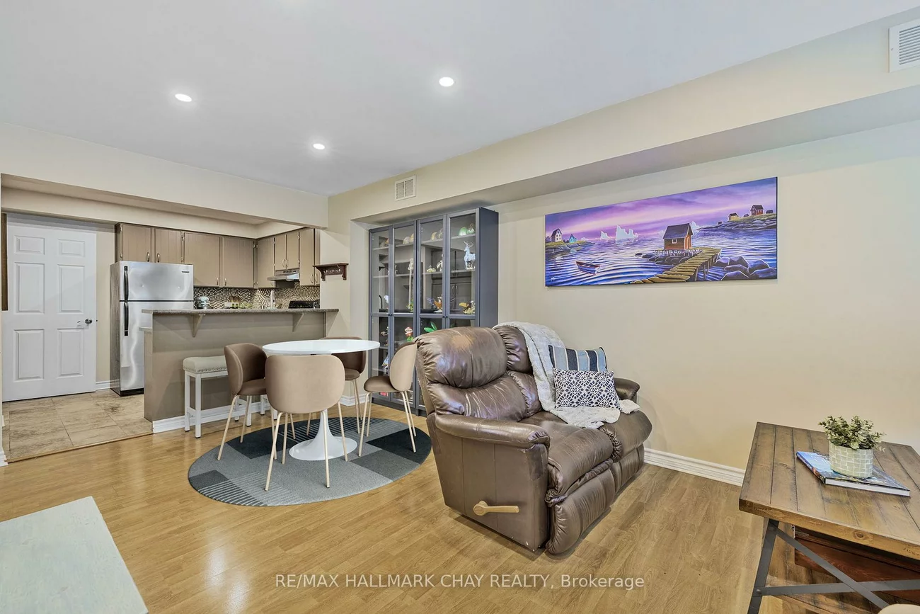 115, Main, Central Newmarket, Newmarket