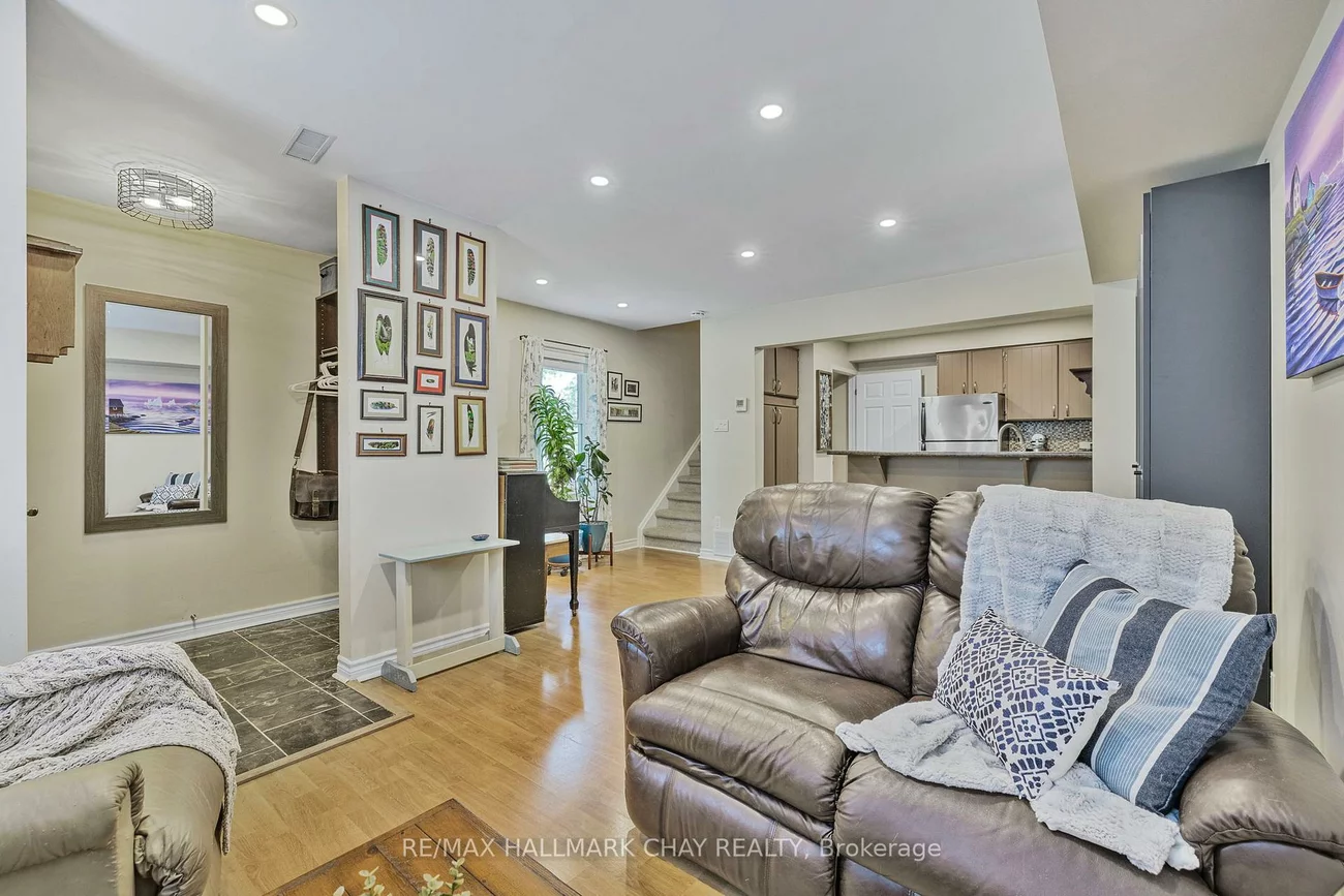 115, Main, Central Newmarket, Newmarket