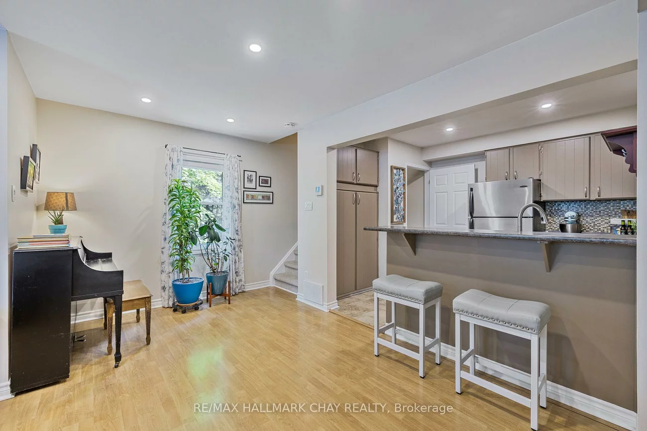 115, Main, Central Newmarket, Newmarket
