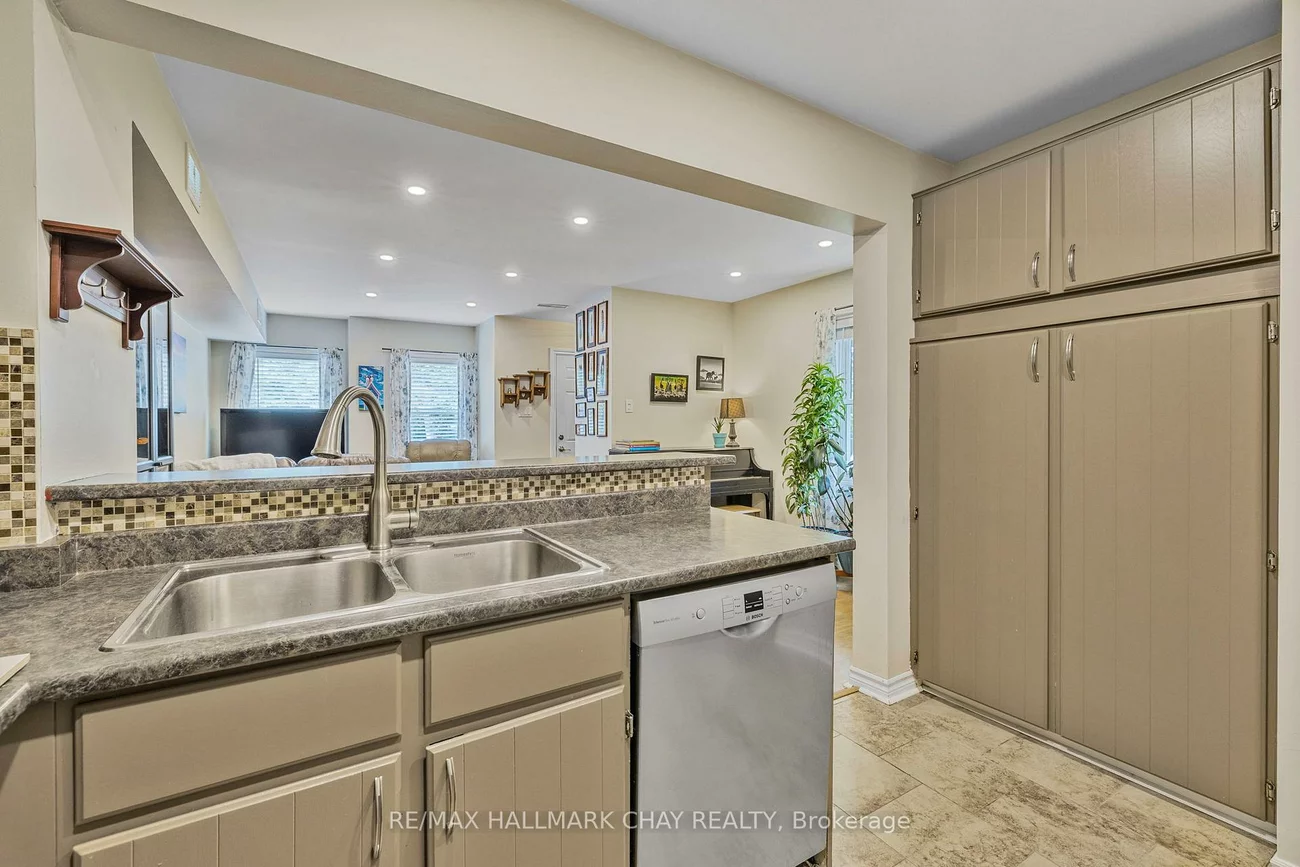 115, Main, Central Newmarket, Newmarket