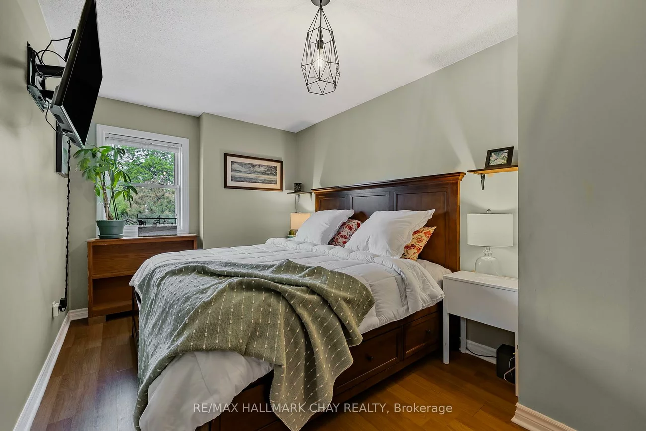 115, Main, Central Newmarket, Newmarket