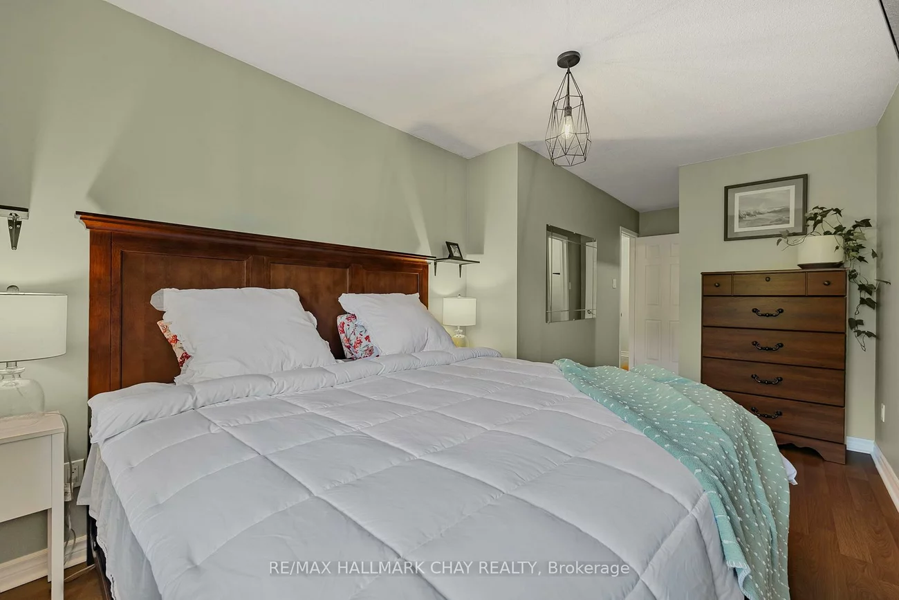 115, Main, Central Newmarket, Newmarket