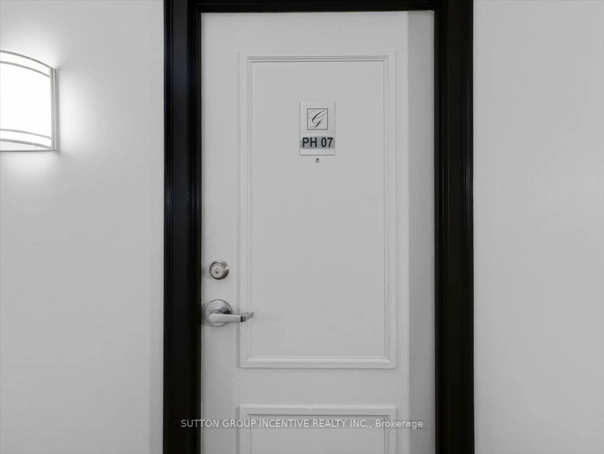 260, Davis, Central Newmarket, Newmarket