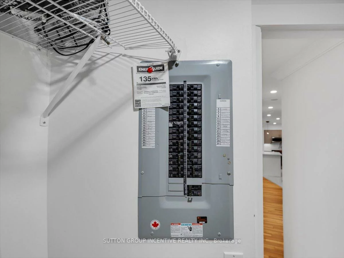 260, Davis, Central Newmarket, Newmarket