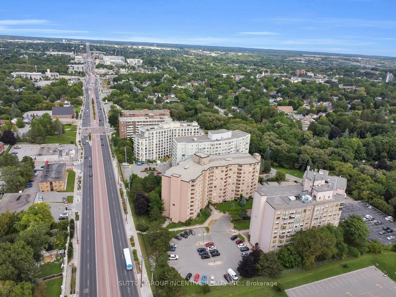 260, Davis, Central Newmarket, Newmarket