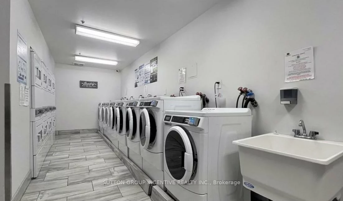 260, Davis, Central Newmarket, Newmarket