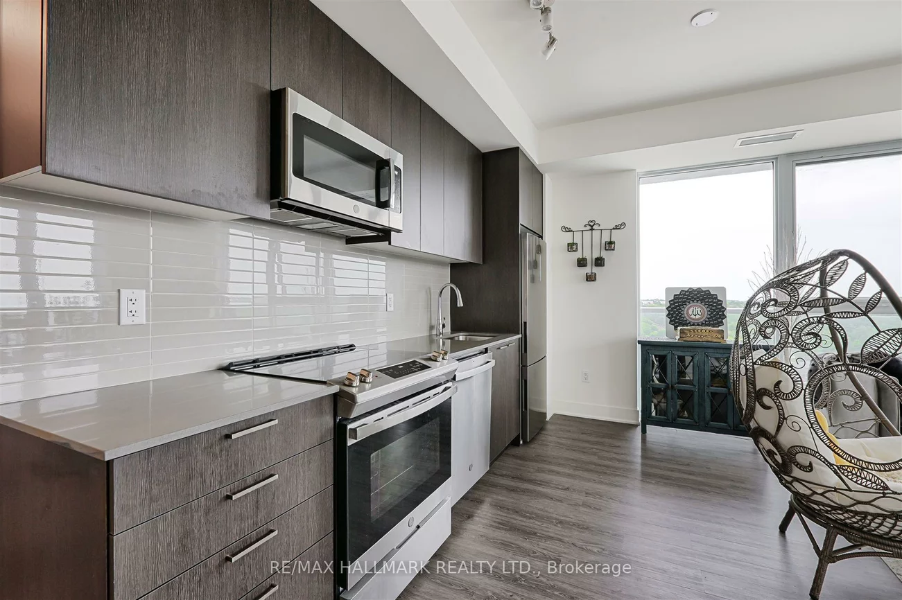 185, deerfield, Central Newmarket, Newmarket