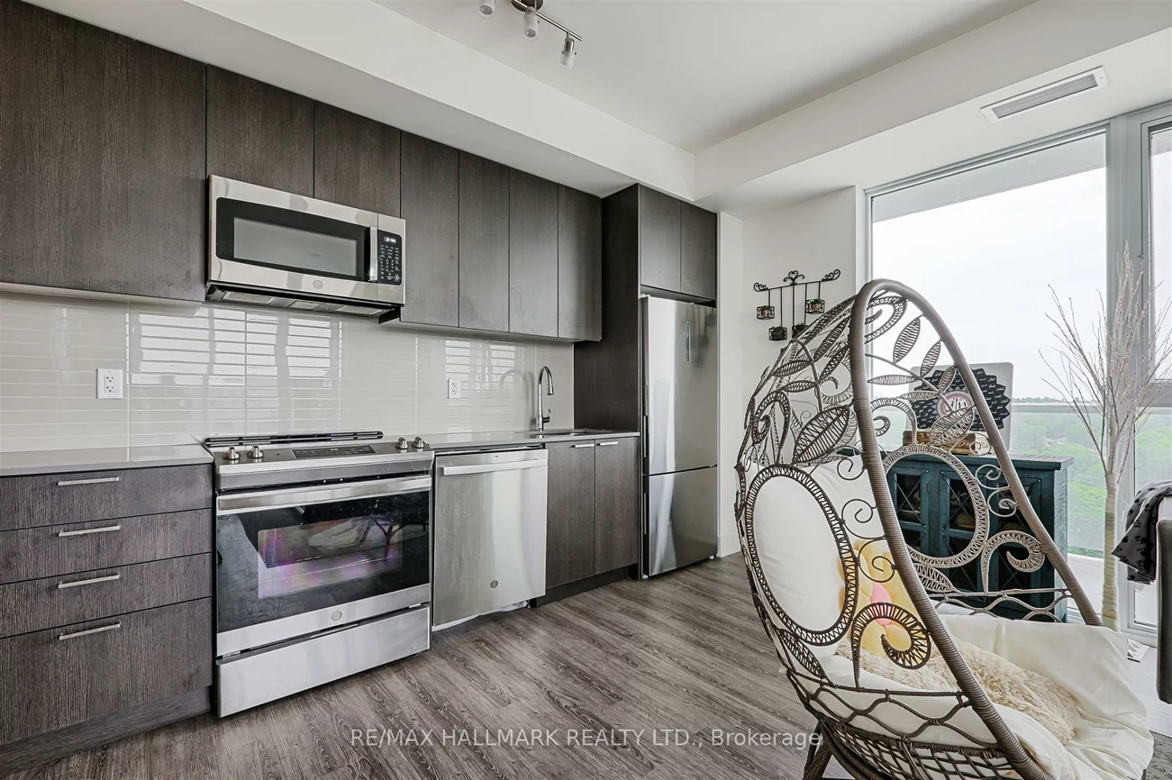 185, deerfield, Central Newmarket, Newmarket