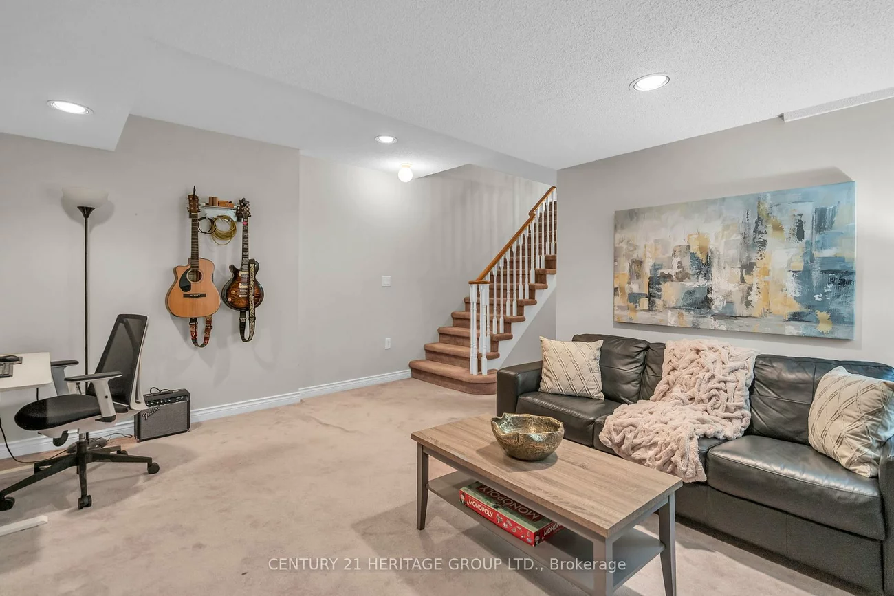 1056, On Bogart, Gorham-College Manor, Newmarket
