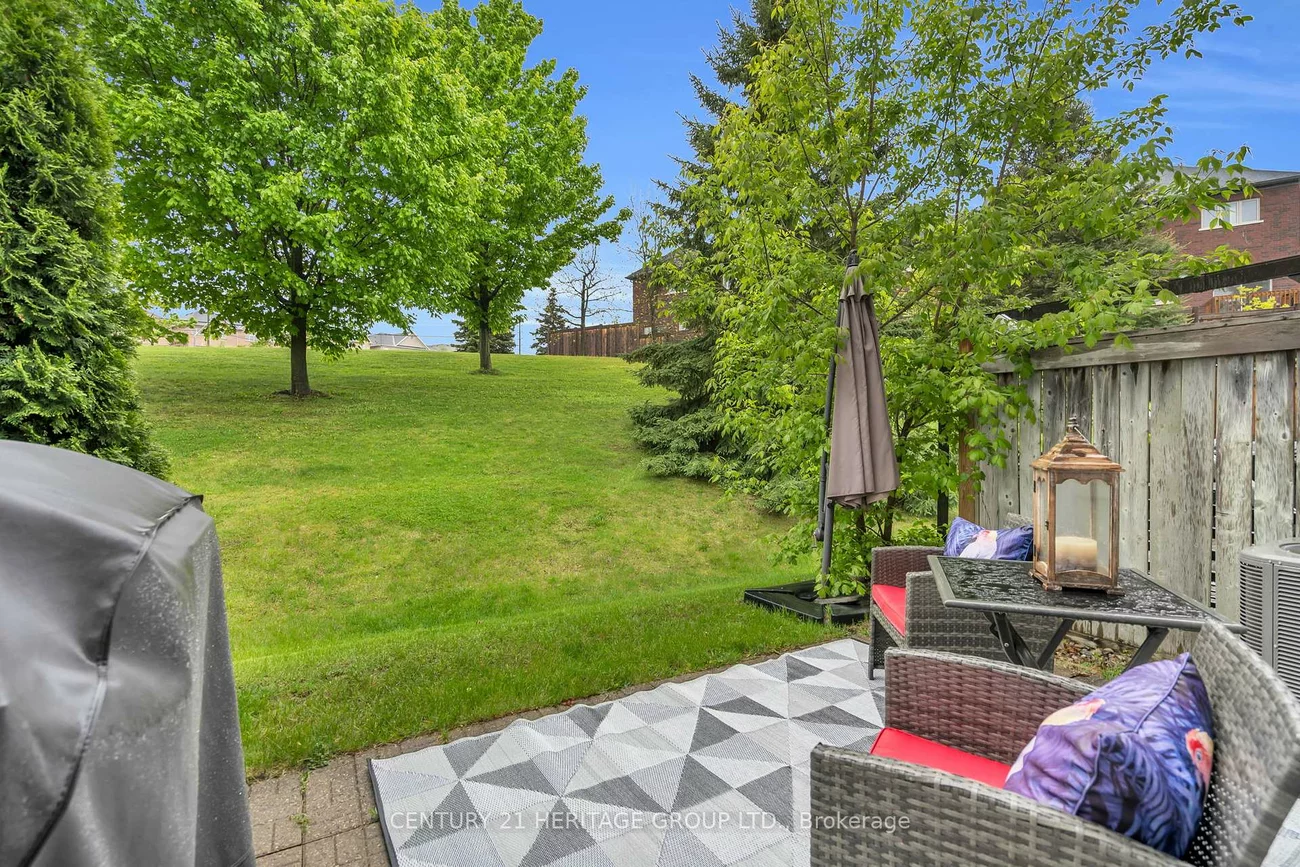 1056, On Bogart, Gorham-College Manor, Newmarket