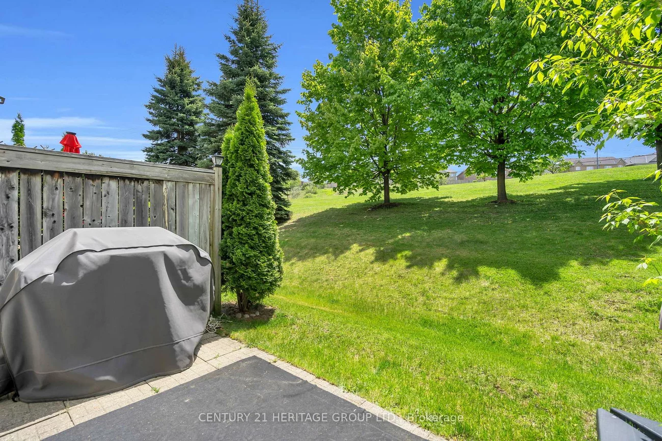 1056, On Bogart, Gorham-College Manor, Newmarket