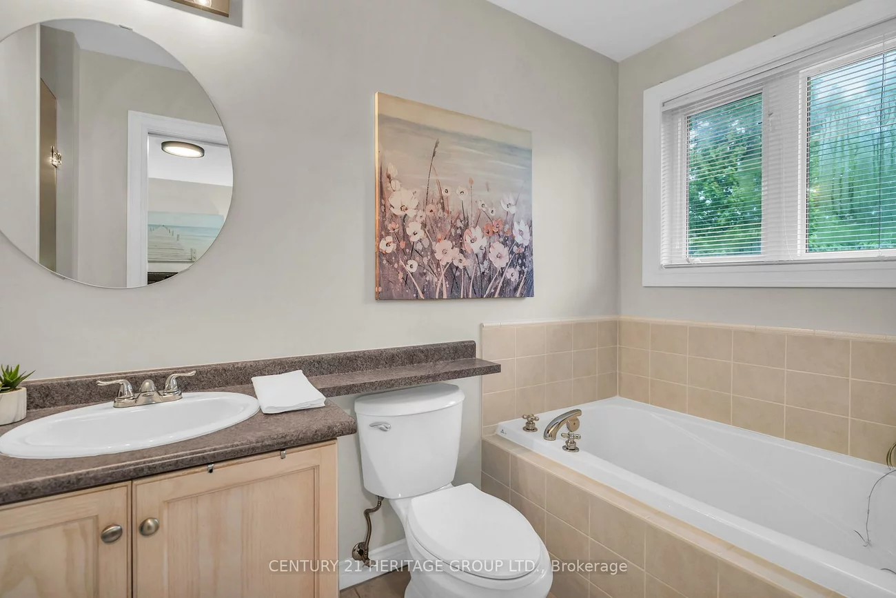 1056, On Bogart, Gorham-College Manor, Newmarket
