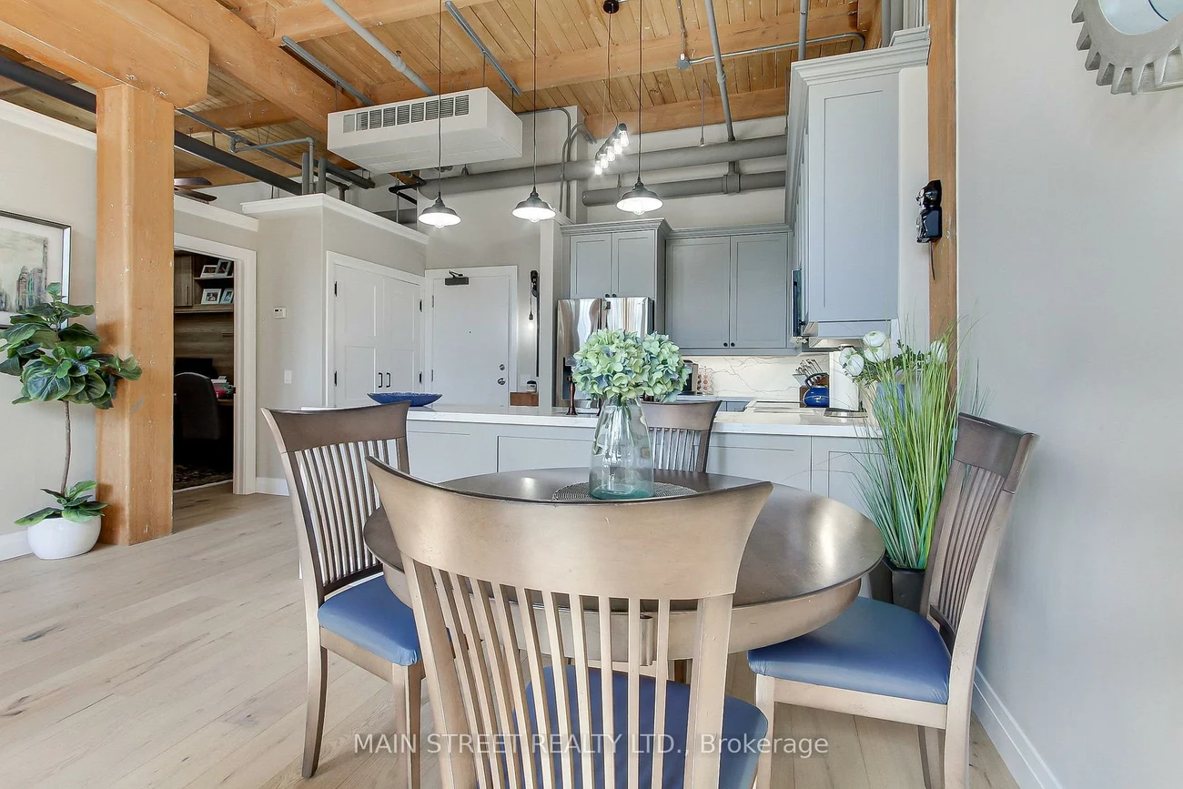 543, Timothy, Central Newmarket, Newmarket