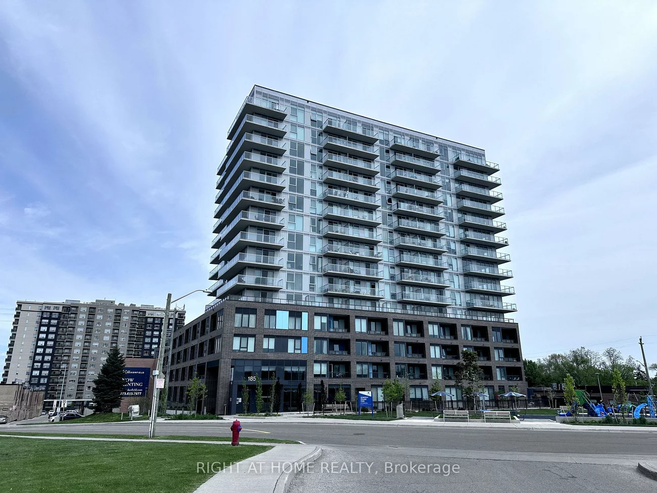 185, Deerfield, Central Newmarket, Newmarket