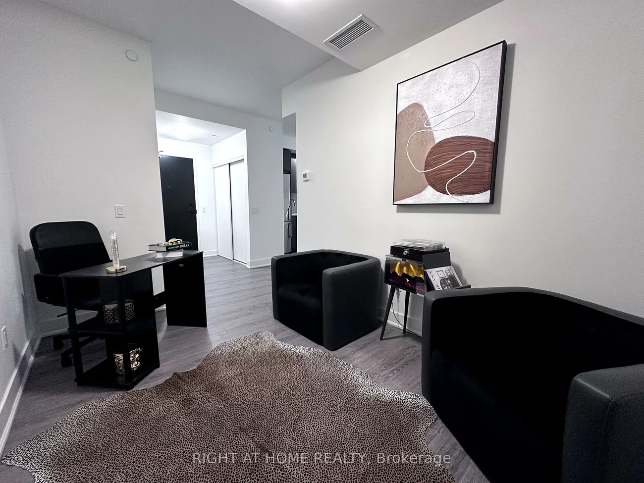 185, Deerfield, Central Newmarket, Newmarket