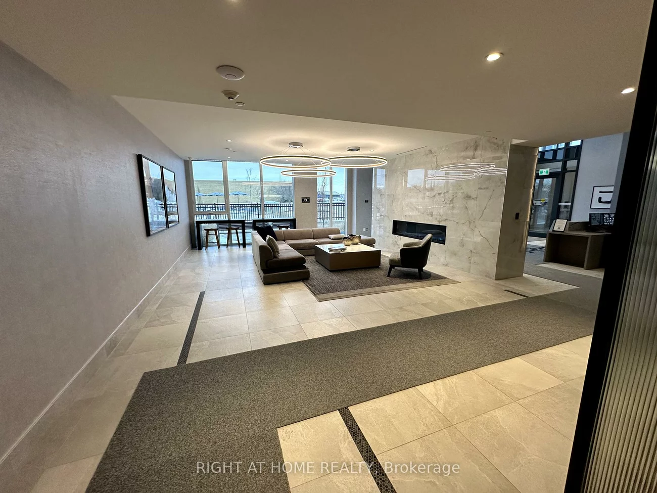 185, Deerfield, Central Newmarket, Newmarket