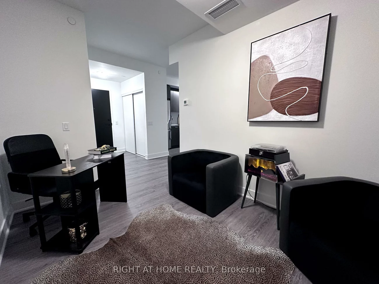 185, Deerfield, Central Newmarket, Newmarket
