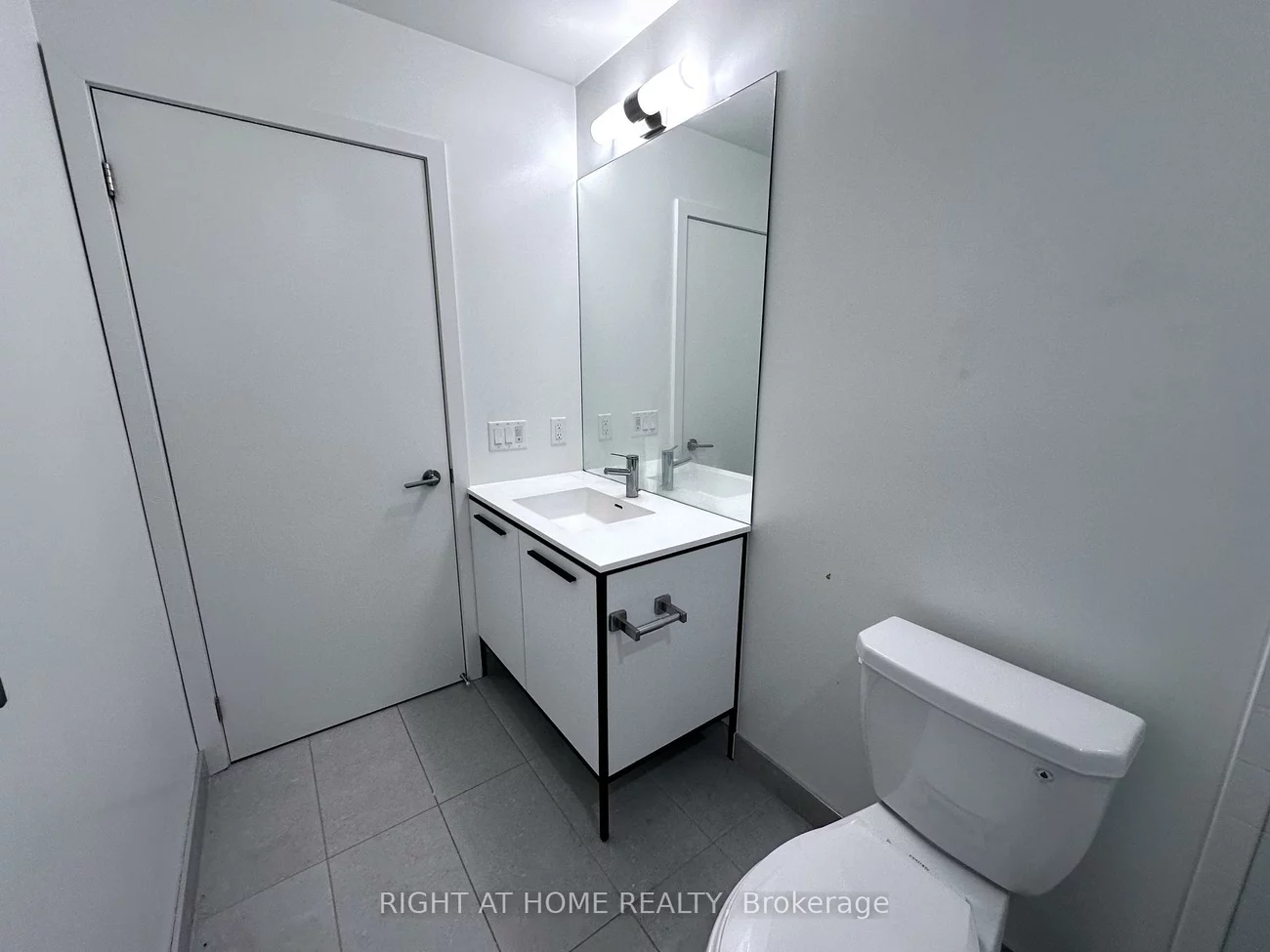 185, Deerfield, Central Newmarket, Newmarket