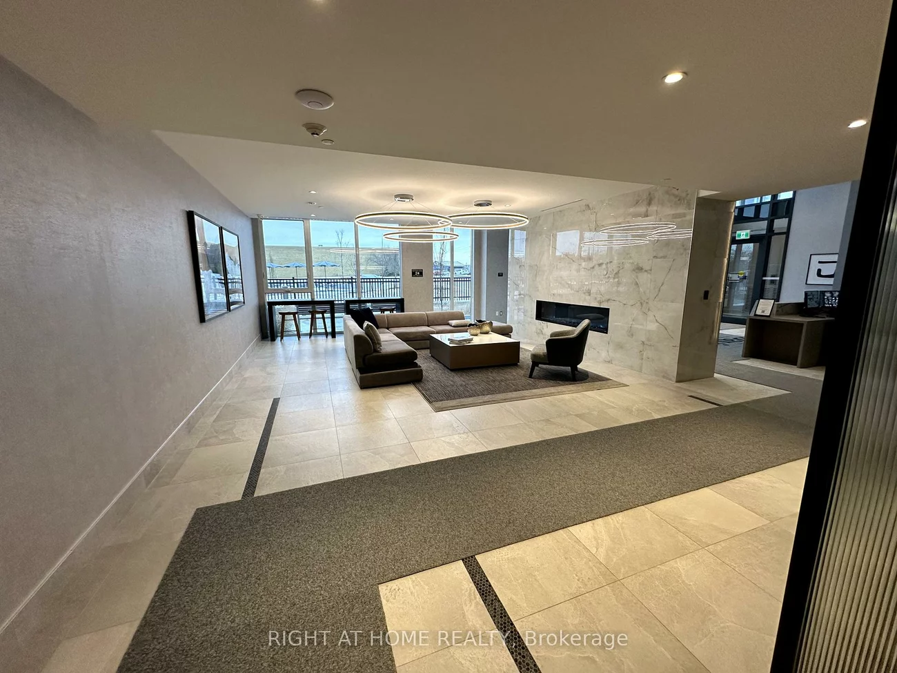 185, Deerfield, Central Newmarket, Newmarket