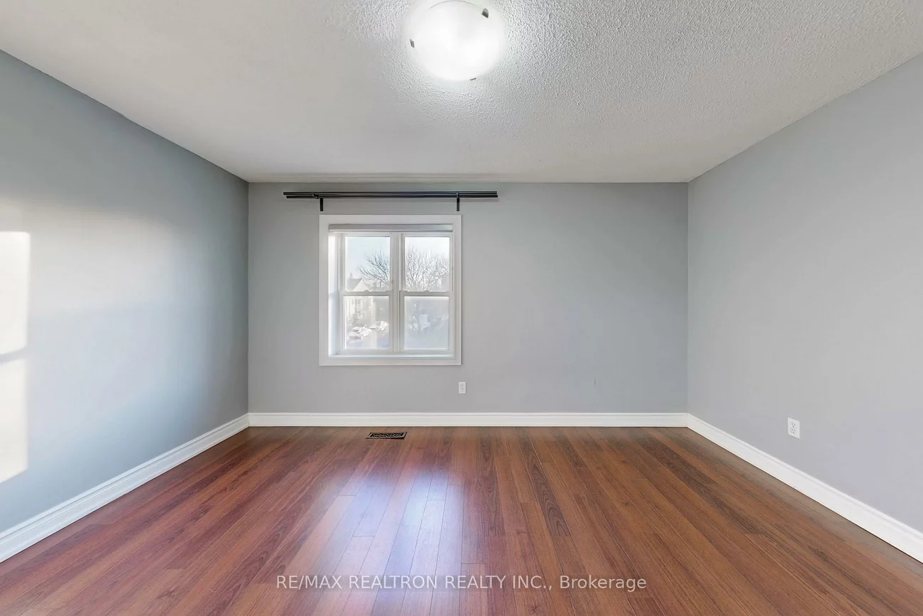 115, Main, Central Newmarket, Newmarket