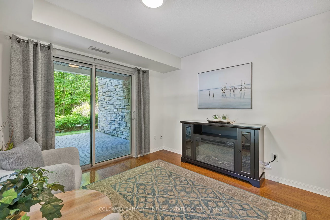 900, Bogart Mill, Gorham-College Manor, Newmarket
