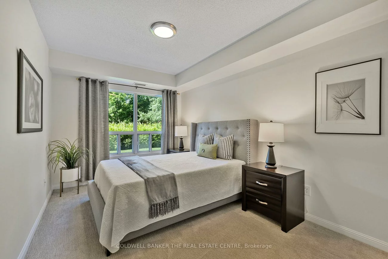 900, Bogart Mill, Gorham-College Manor, Newmarket