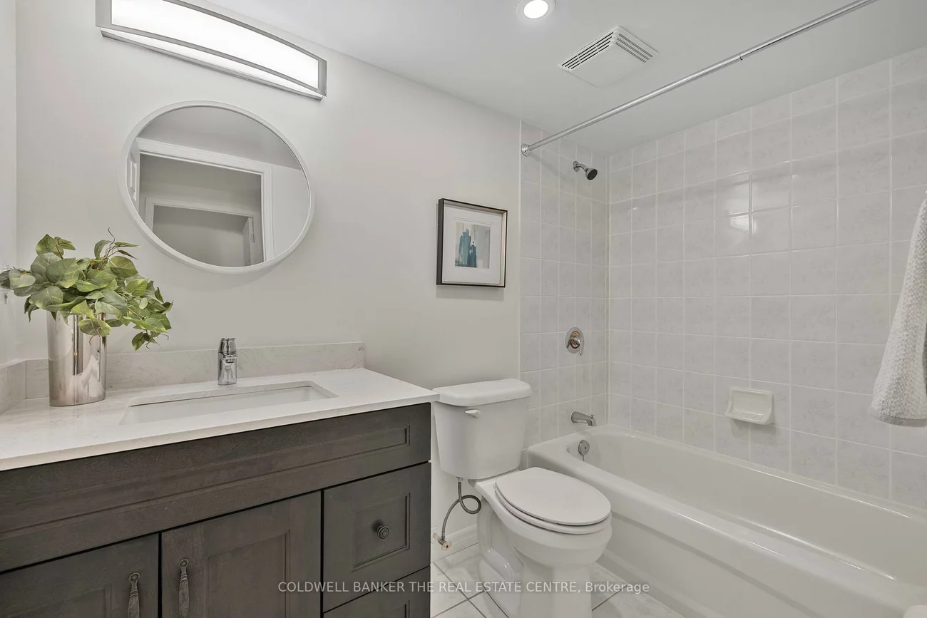 900, Bogart Mill, Gorham-College Manor, Newmarket
