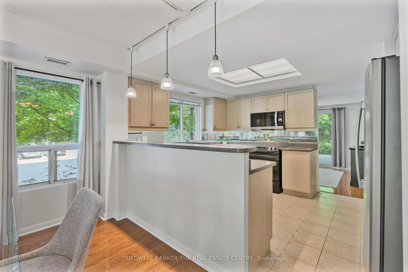 900, Bogart Mill, Gorham-College Manor, Newmarket