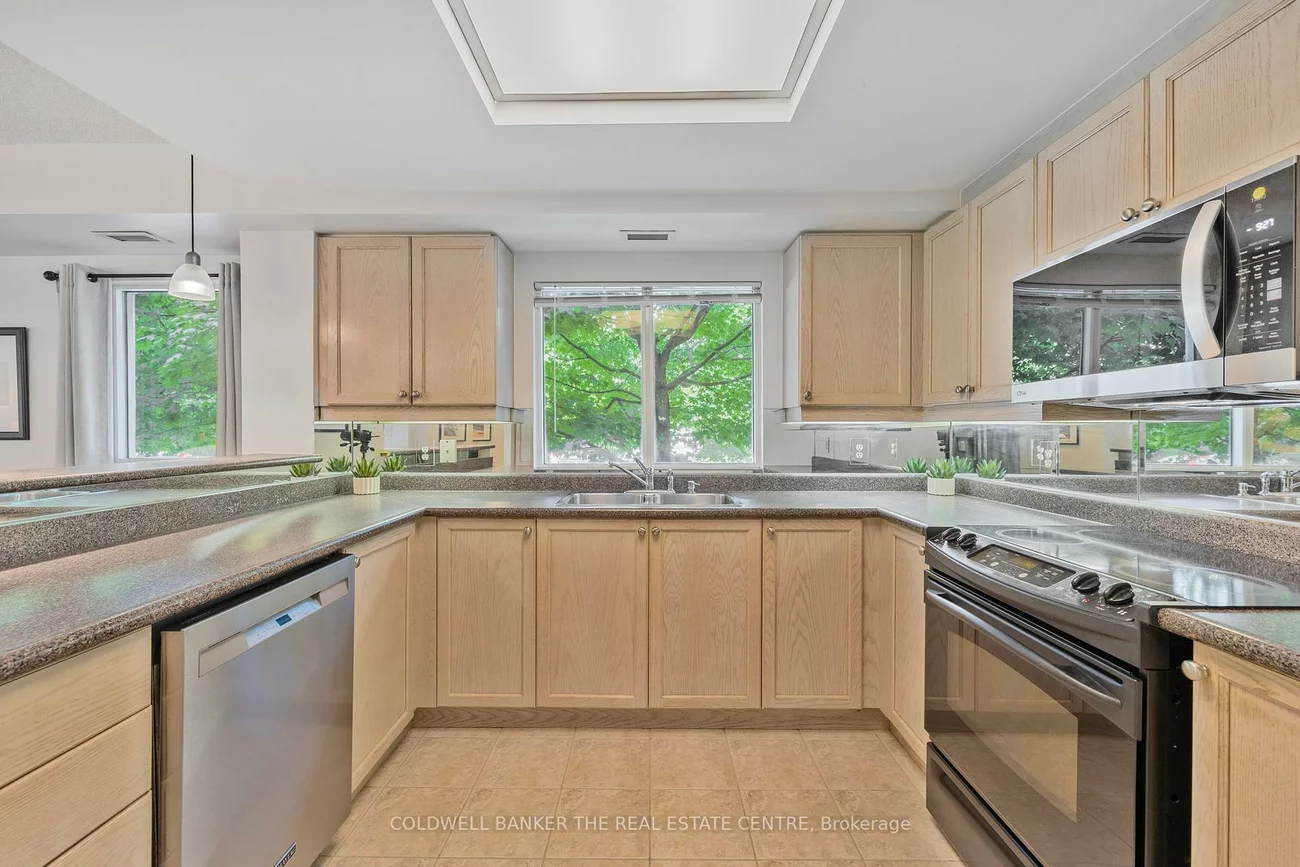 900, Bogart Mill, Gorham-College Manor, Newmarket