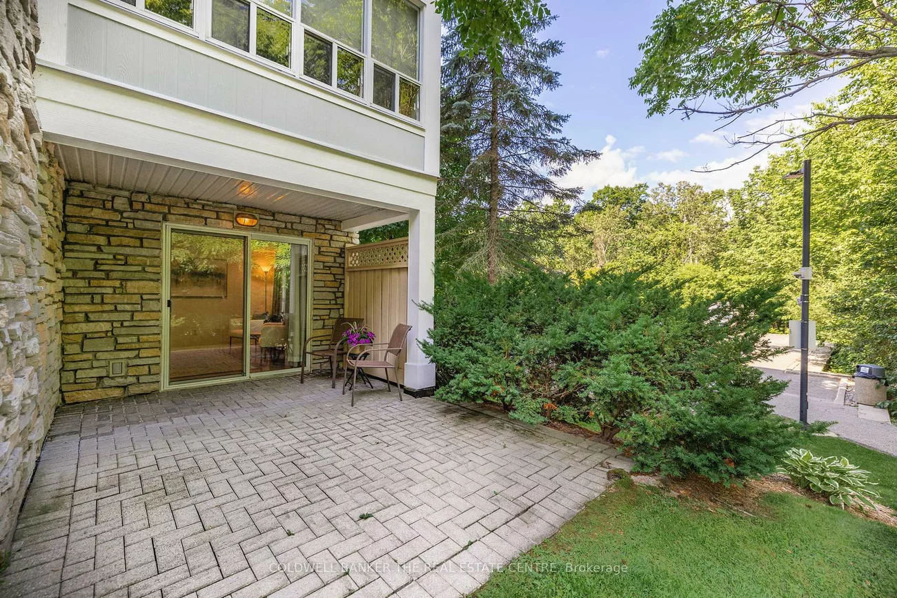 900, Bogart Mill, Gorham-College Manor, Newmarket