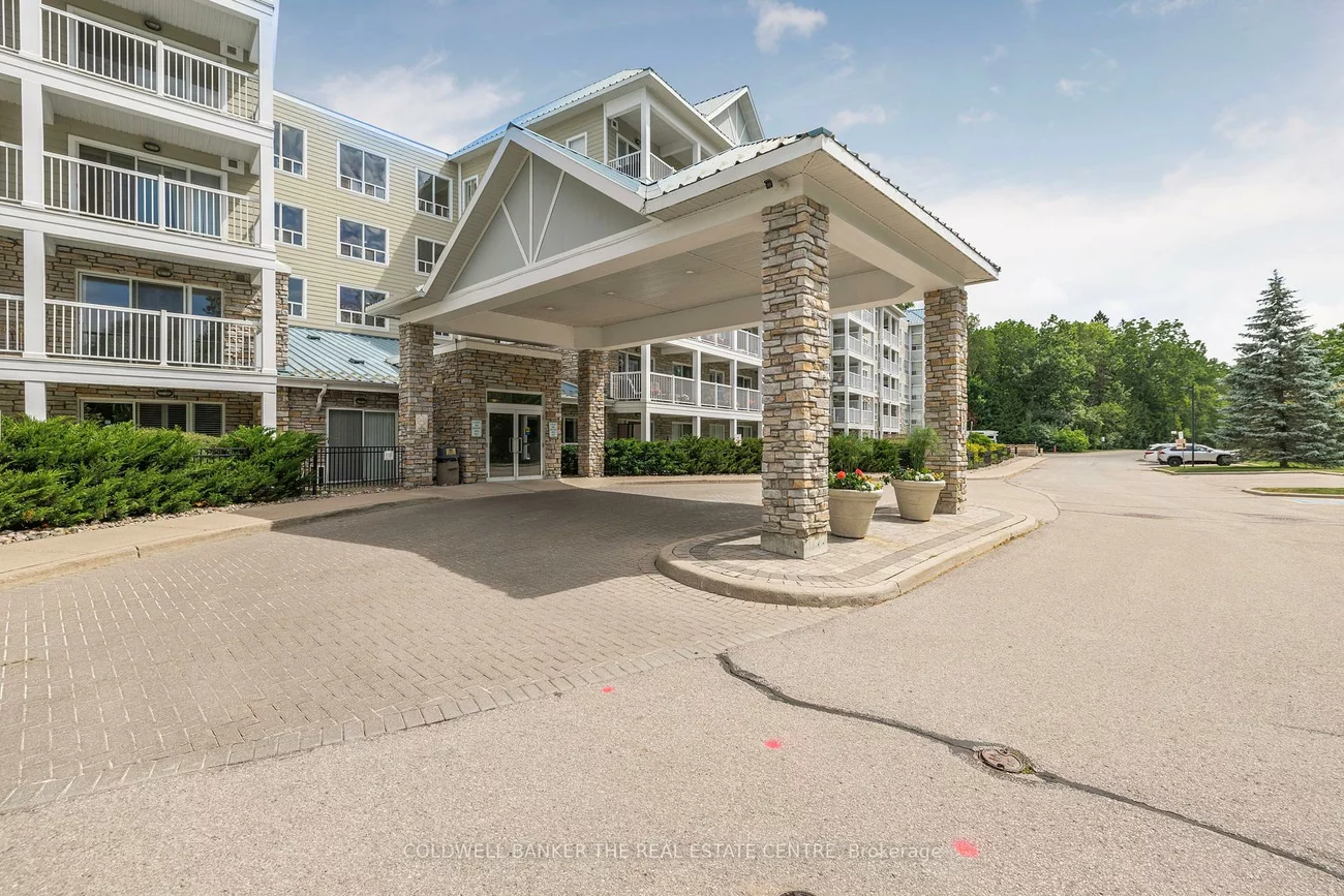 900, Bogart Mill, Gorham-College Manor, Newmarket