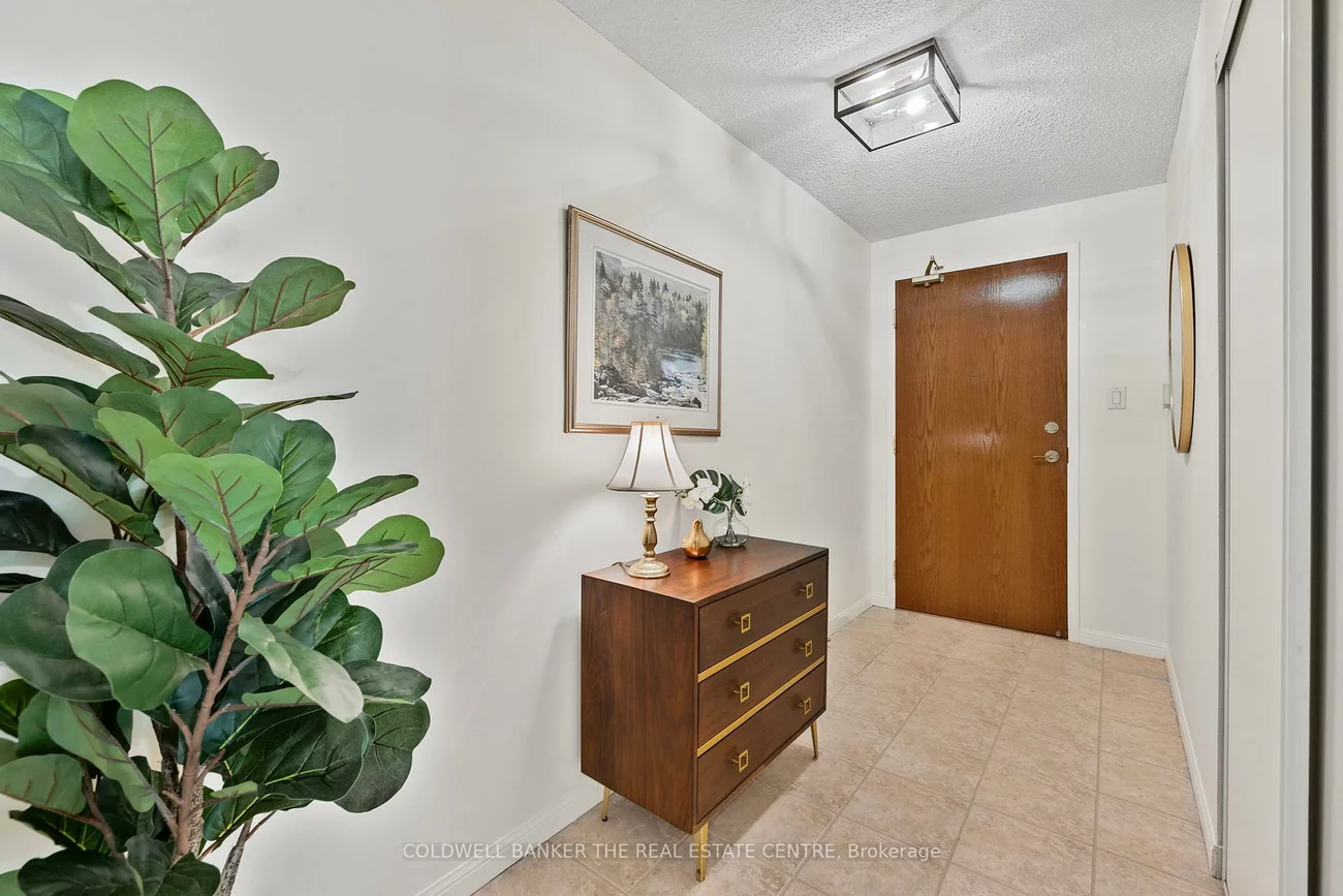 900, Bogart Mill, Gorham-College Manor, Newmarket