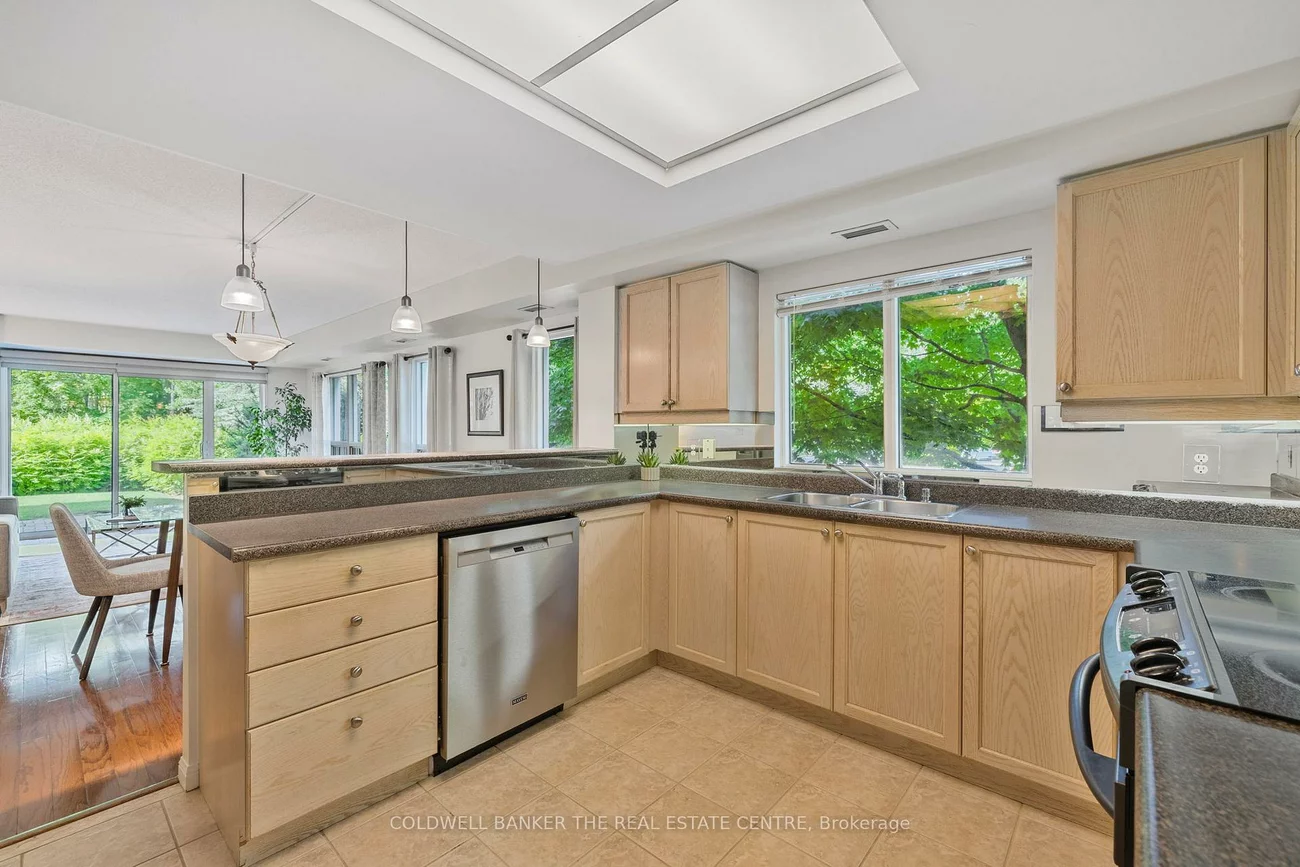 900, Bogart Mill, Gorham-College Manor, Newmarket