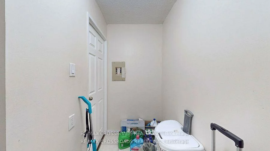 260, Davis, Central Newmarket, Newmarket