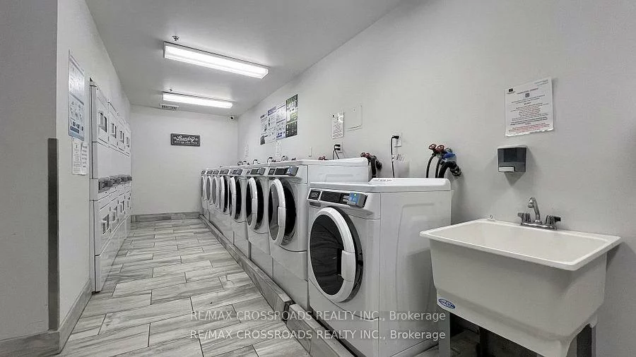 260, Davis, Central Newmarket, Newmarket