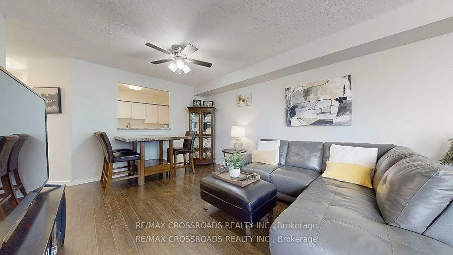 260, Davis, Central Newmarket, Newmarket