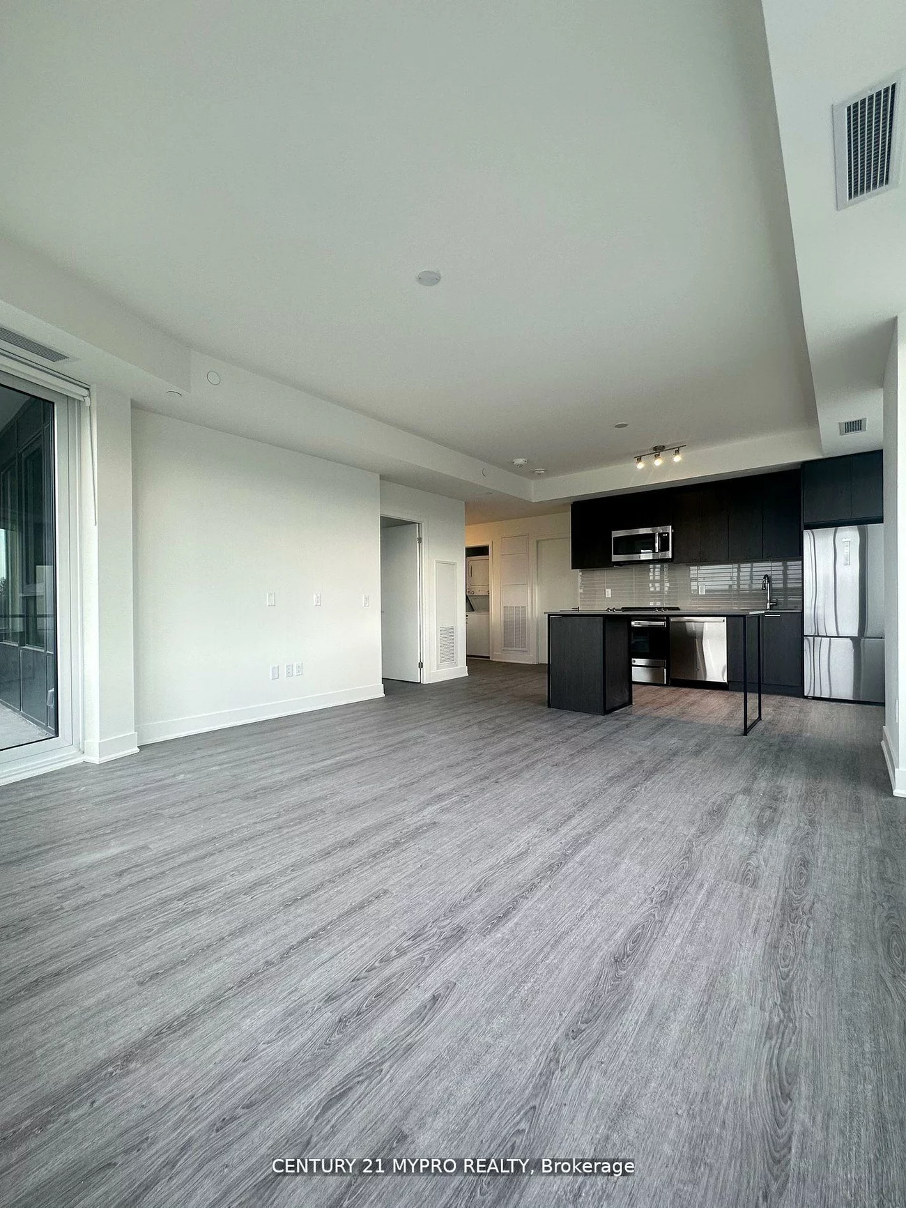 185, Deerfield, Central Newmarket, Newmarket