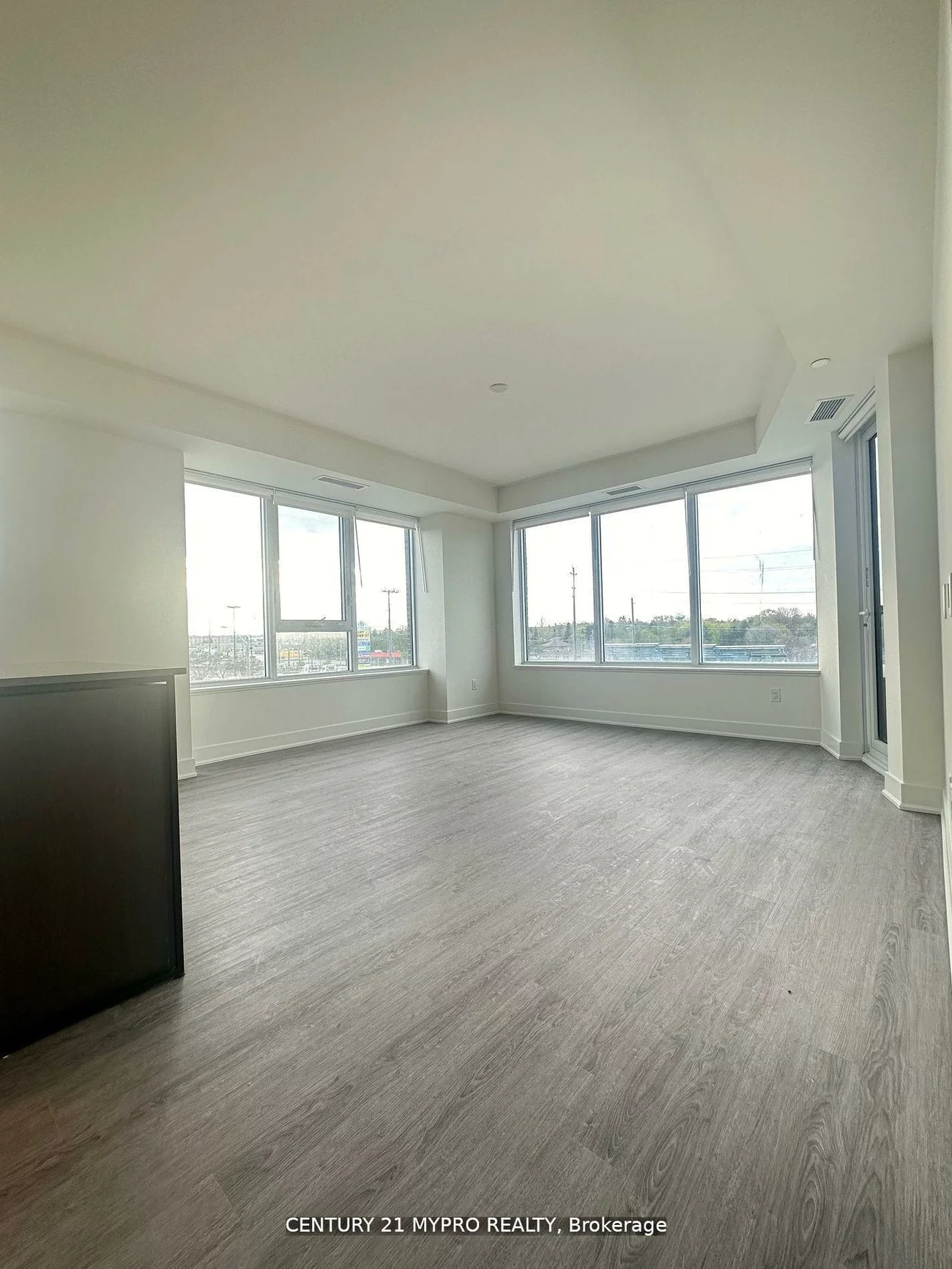 185, Deerfield, Central Newmarket, Newmarket