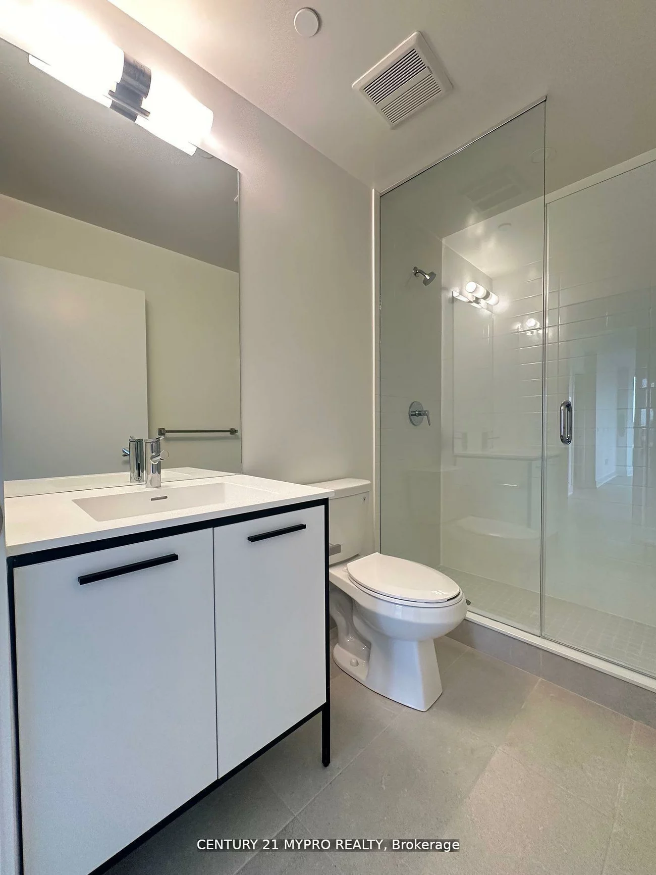 185, Deerfield, Central Newmarket, Newmarket