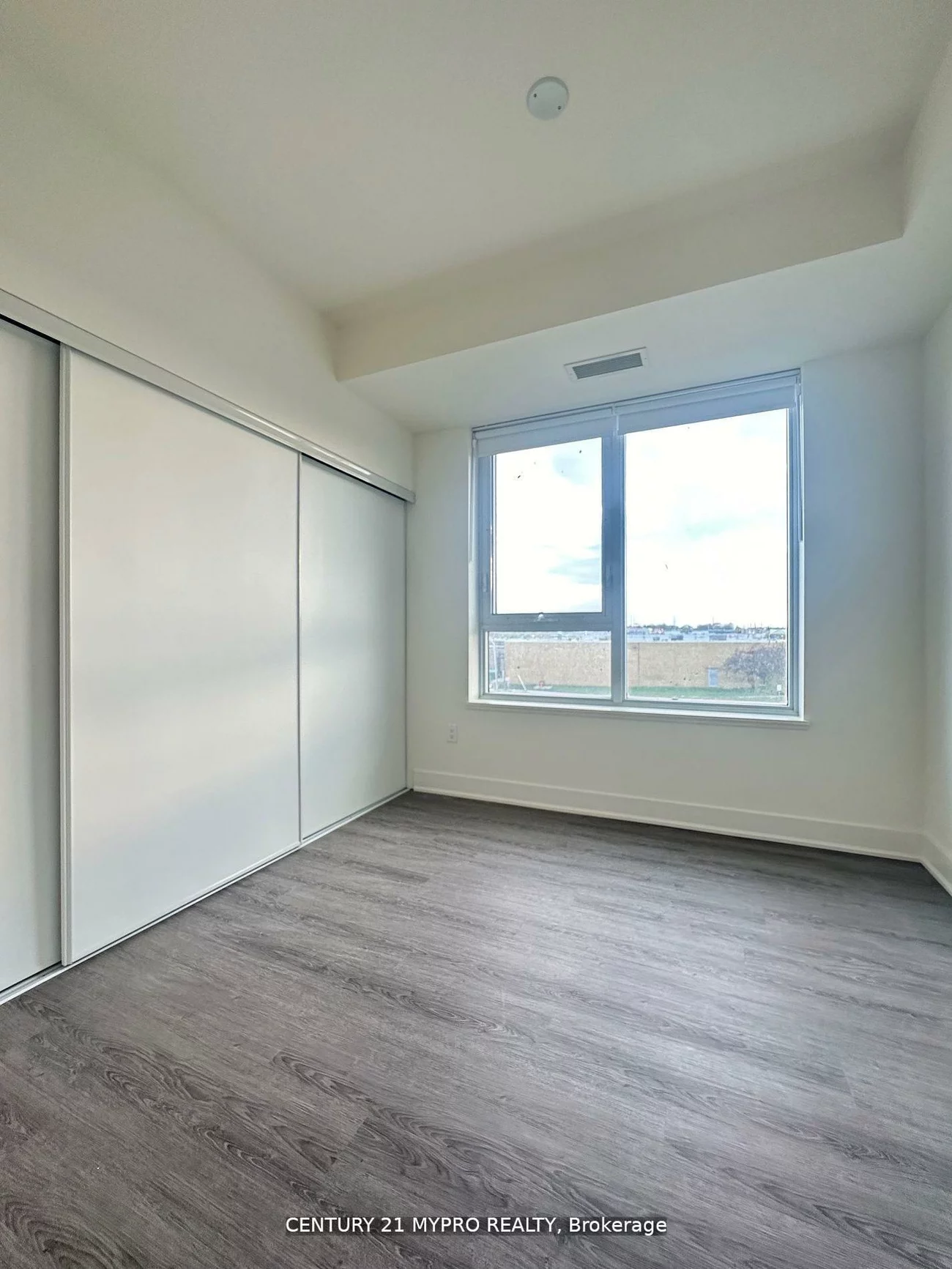 185, Deerfield, Central Newmarket, Newmarket