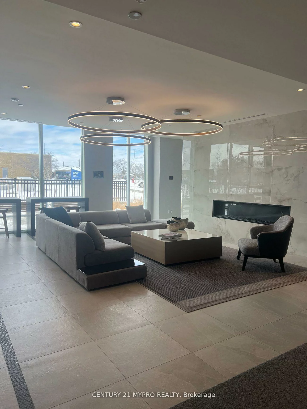 185, Deerfield, Central Newmarket, Newmarket
