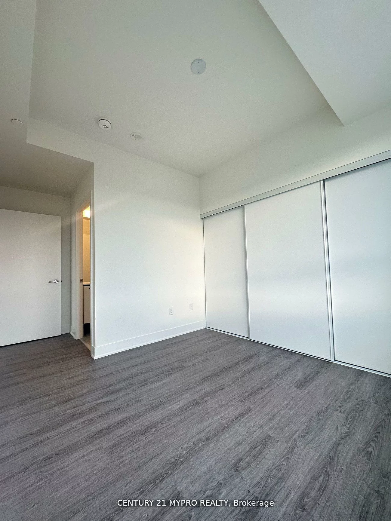 185, Deerfield, Central Newmarket, Newmarket