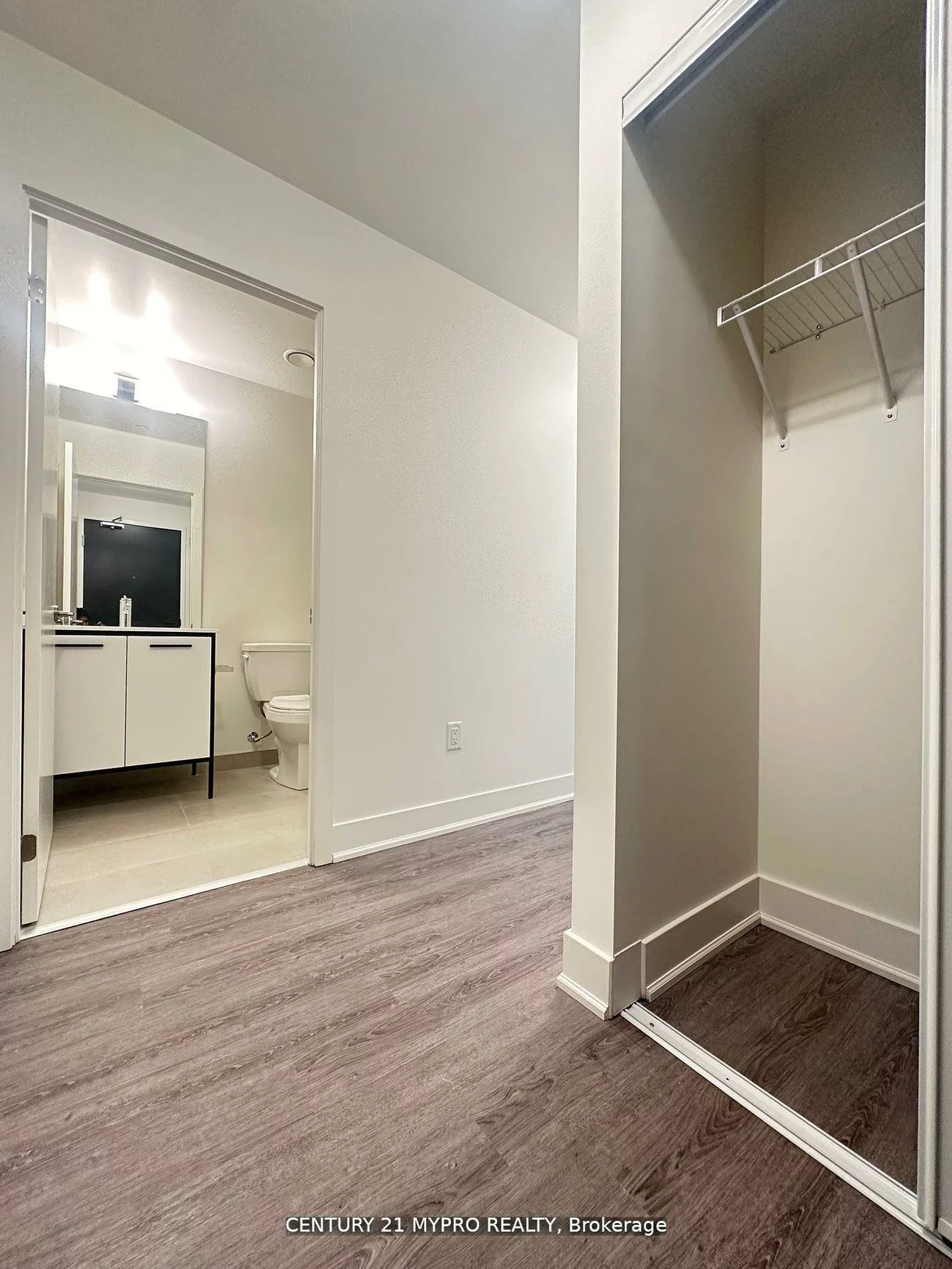 185, Deerfield, Central Newmarket, Newmarket