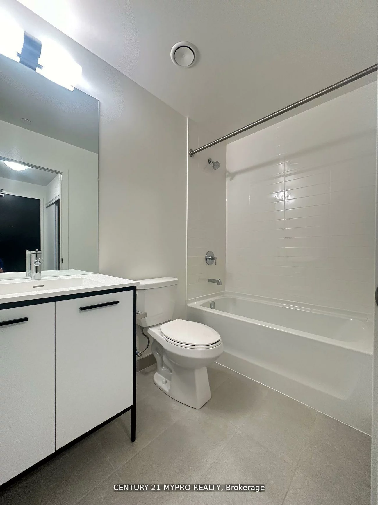 185, Deerfield, Central Newmarket, Newmarket