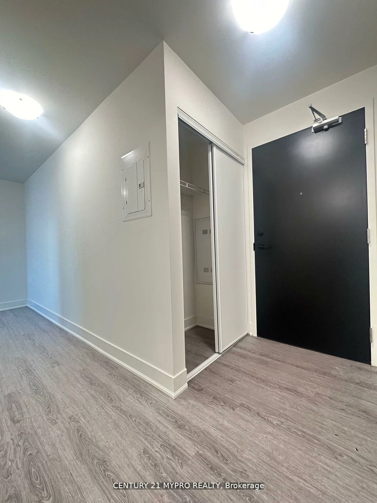 185, Deerfield, Central Newmarket, Newmarket